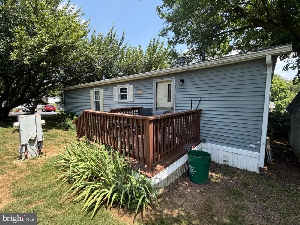 105 DOVEFIELD DRIVE Lancaster, PA 17603