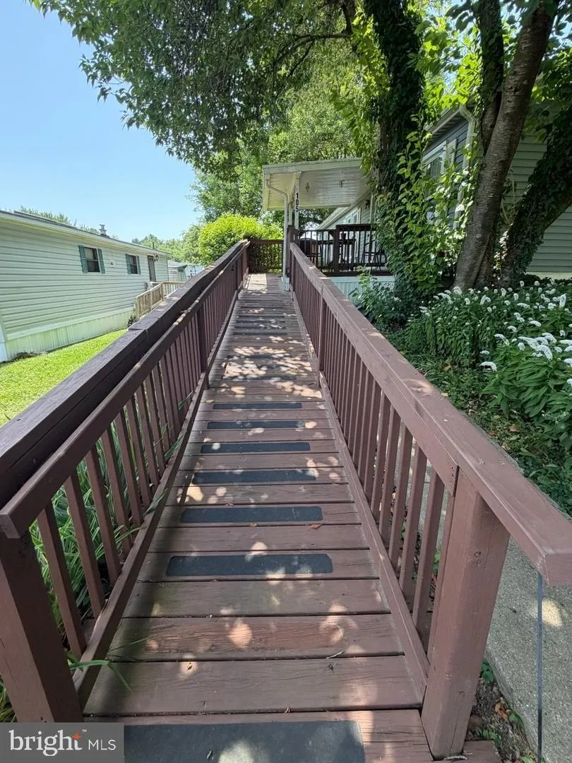 105 DOVEFIELD DRIVE Lancaster, PA 17603