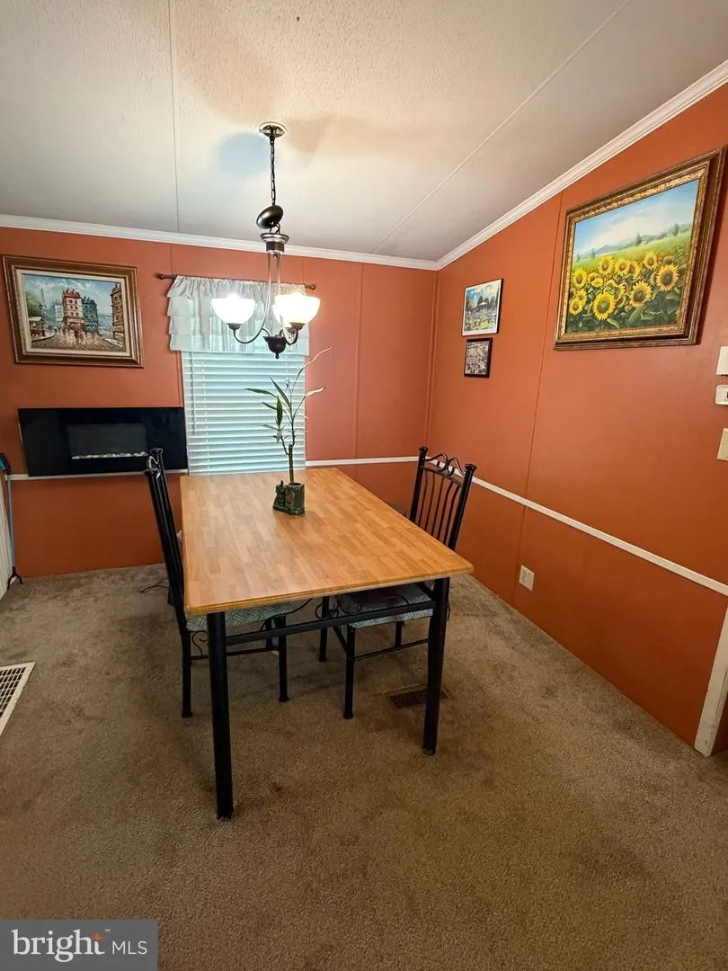 105 DOVEFIELD DRIVE Lancaster, PA 17603