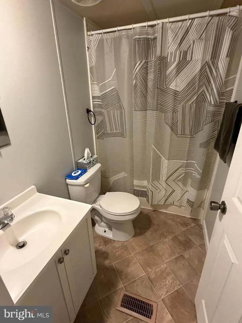 105 DOVEFIELD DRIVE Lancaster, PA 17603