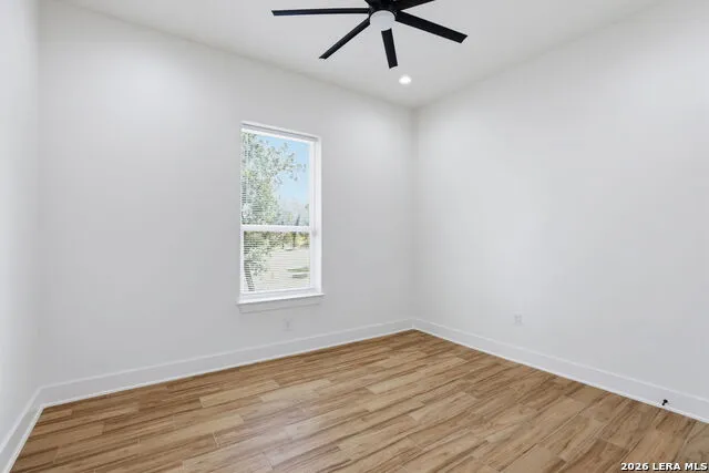 160 Log Cabin Way Poteet, TX 78065