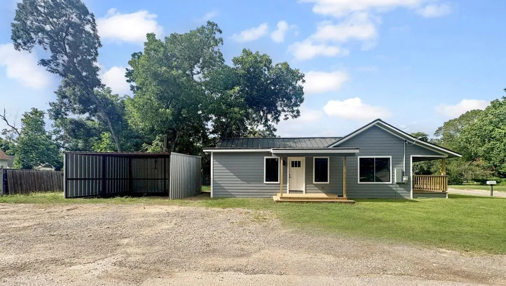 800 Fannin Avenue Cameron, TX 76520