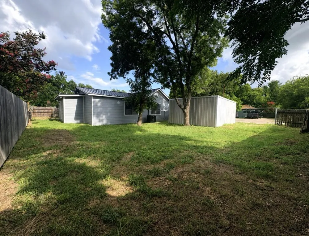 800 Fannin Avenue Cameron, TX 76520