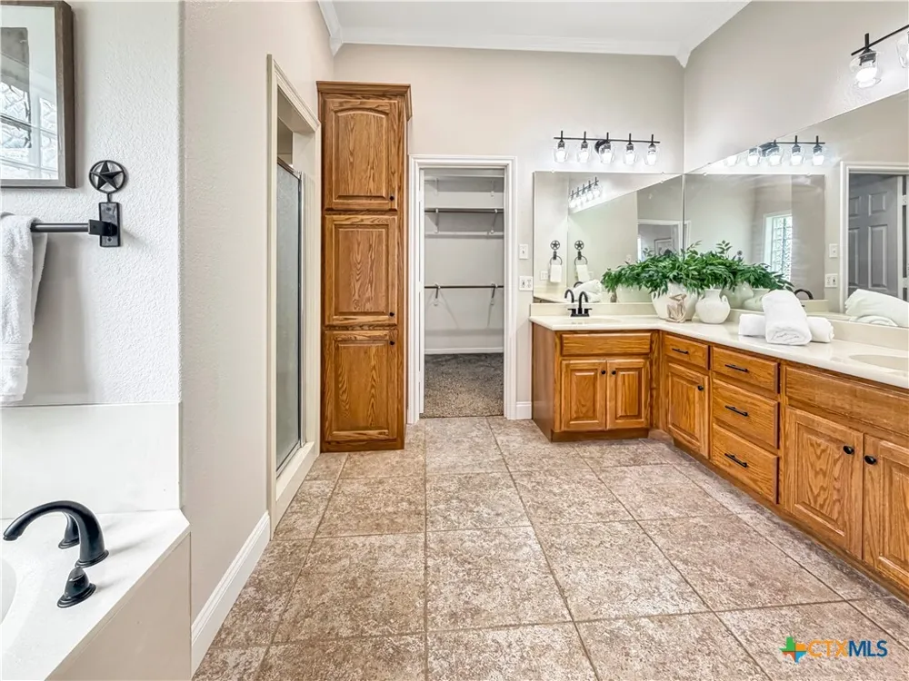1008 Bosque Ridge Road Crawford, TX 76638