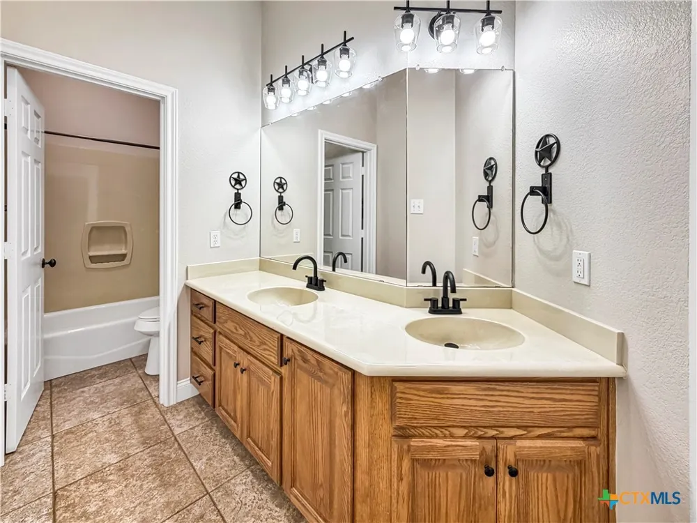 1008 Bosque Ridge Road Crawford, TX 76638