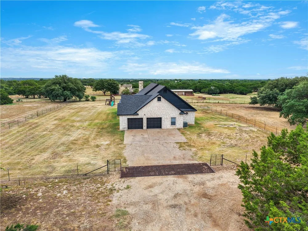 1008 Bosque Ridge Road Crawford, TX 76638