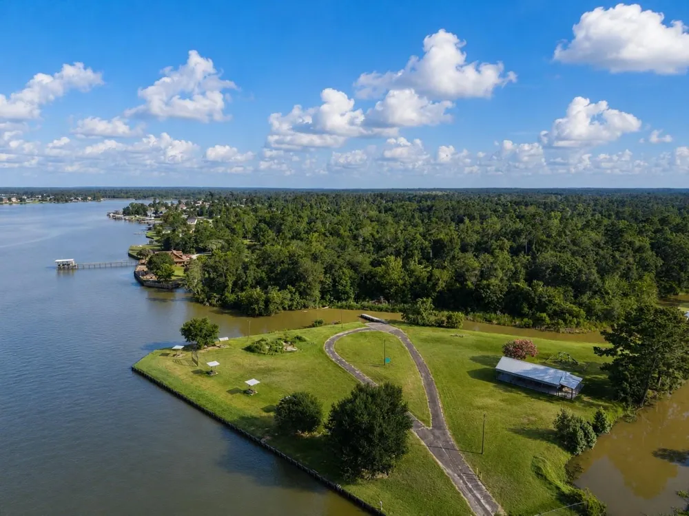 235 Lakeview Harbor Onalaska, TX 77360