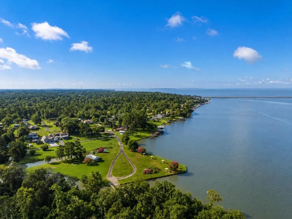 235 Lakeview Harbor Onalaska, TX 77360