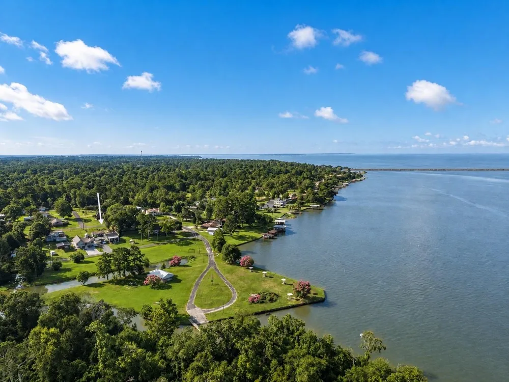 235 Lakeview Harbor Onalaska, TX 77360