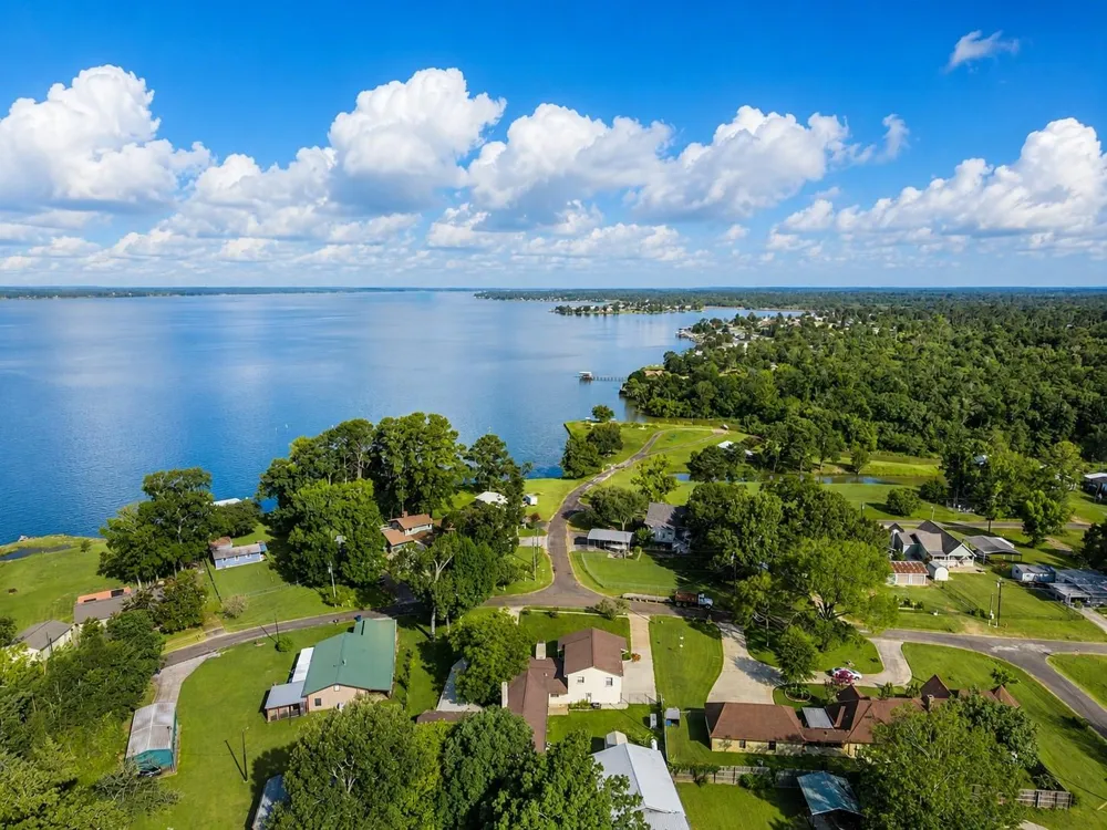 235 Lakeview Harbor Onalaska, TX 77360