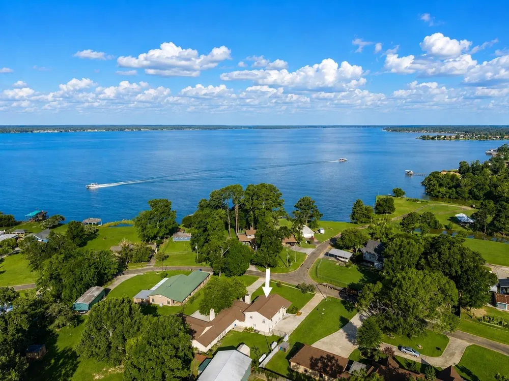 235 Lakeview Harbor Onalaska, TX 77360