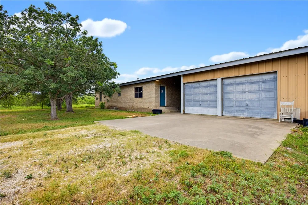 15201 County Road 908 Sinton, TX 78387