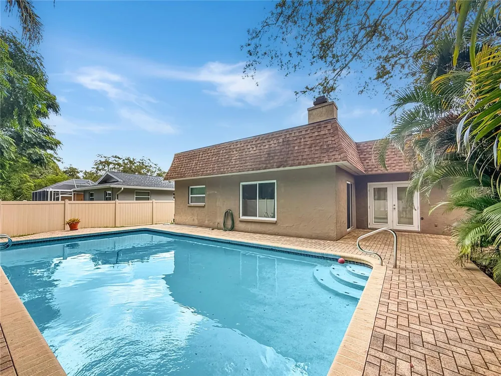 1011 WINDING OAKS DRIVE Palm Harbor, FL 34683