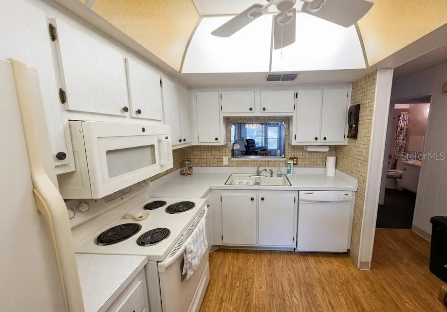 601 HERCULES AVENUE #1205 Clearwater, FL 33765