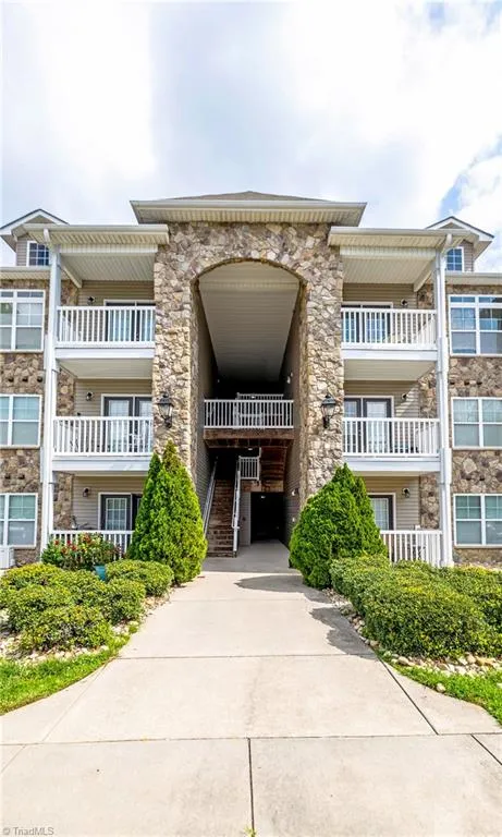 7102 W Friendly Avenue #108