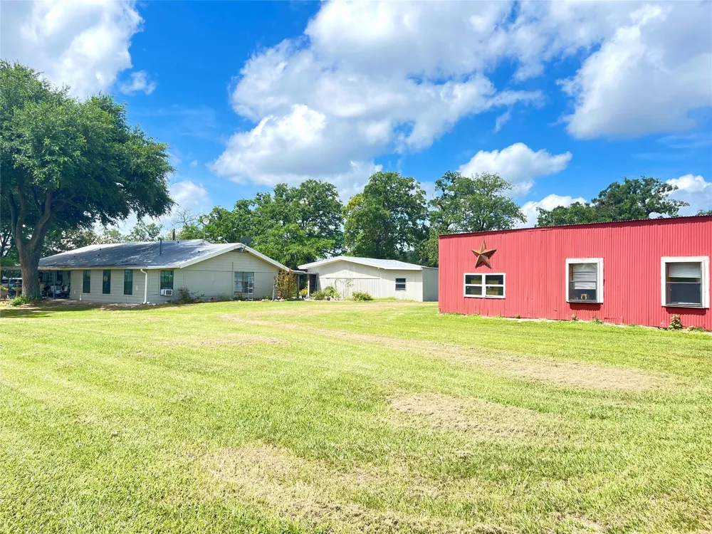 11009 HWY 77 Highway Lexington, TX 78947
