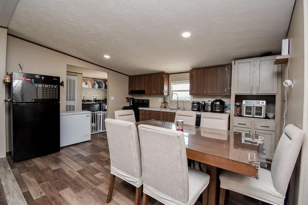 1508 County Road 217 Weimar, TX 78962