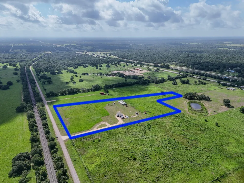 1508 County Road 217 Weimar, TX 78962