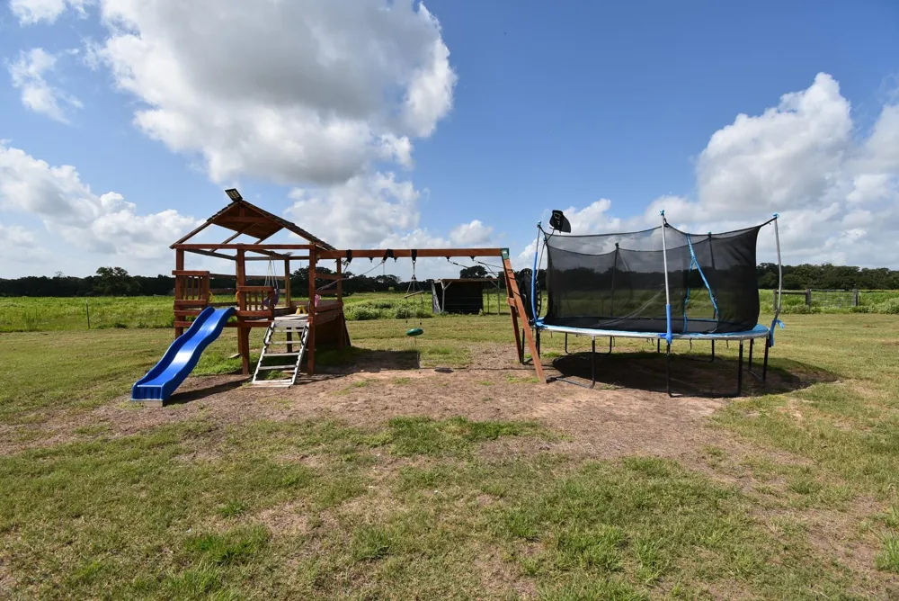 1508 County Road 217 Weimar, TX 78962