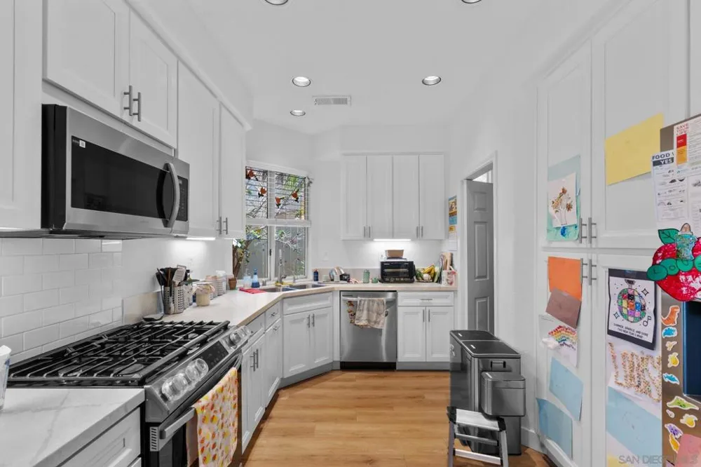 11249 caminito rodar San Diego, CA 92126