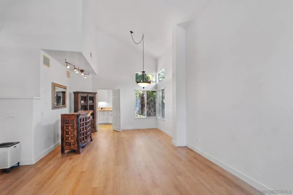 11249 caminito rodar San Diego, CA 92126