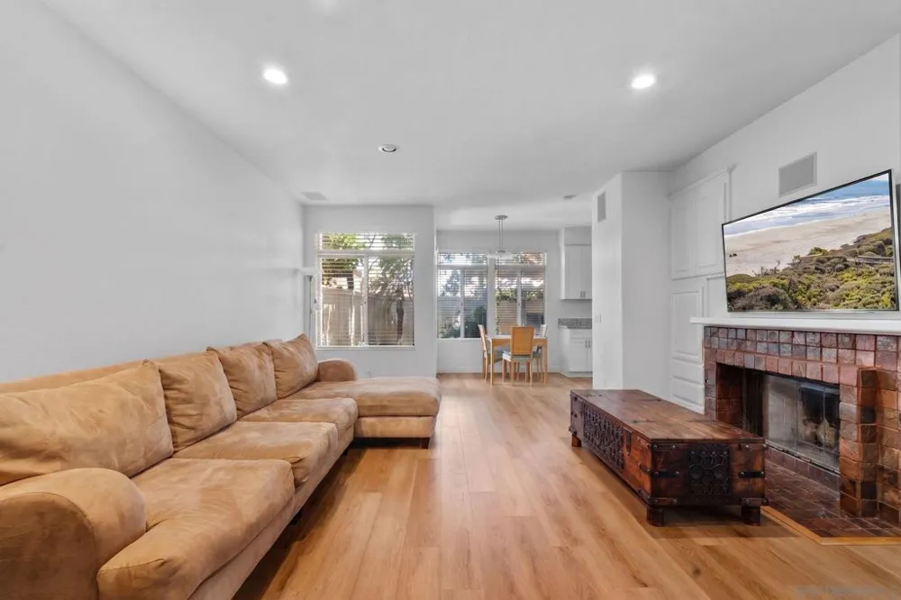 11249 caminito rodar San Diego, CA 92126