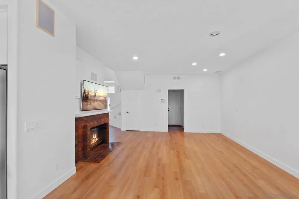 11249 caminito rodar San Diego, CA 92126