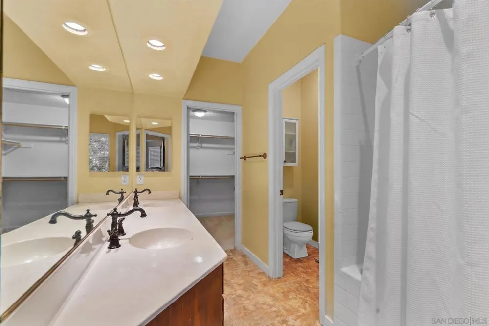 11249 caminito rodar San Diego, CA 92126