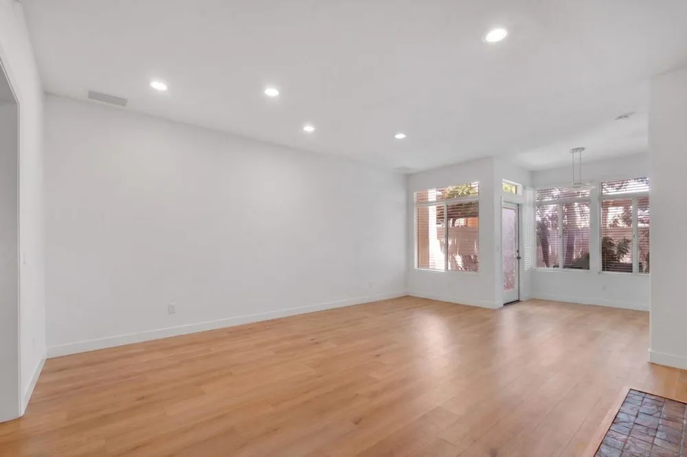 11249 caminito rodar San Diego, CA 92126