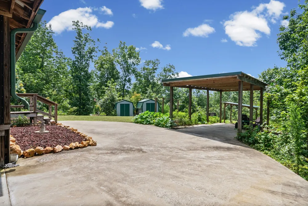 3519 Owl Hollow Rd Linden, TN 37096