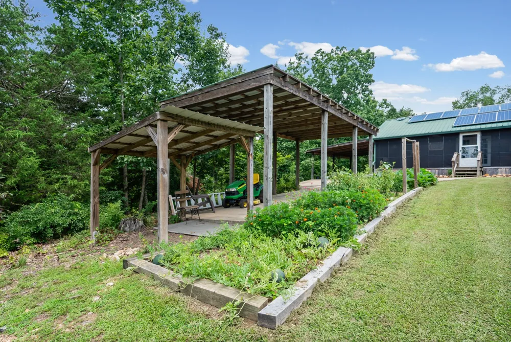 3519 Owl Hollow Rd Linden, TN 37096