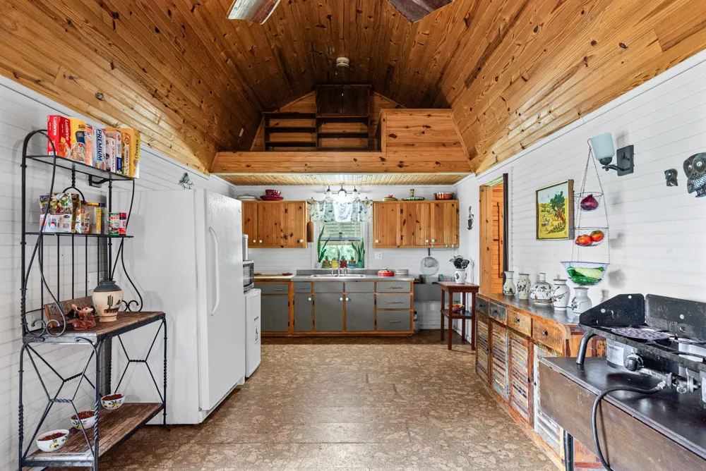 3519 Owl Hollow Rd Linden, TN 37096