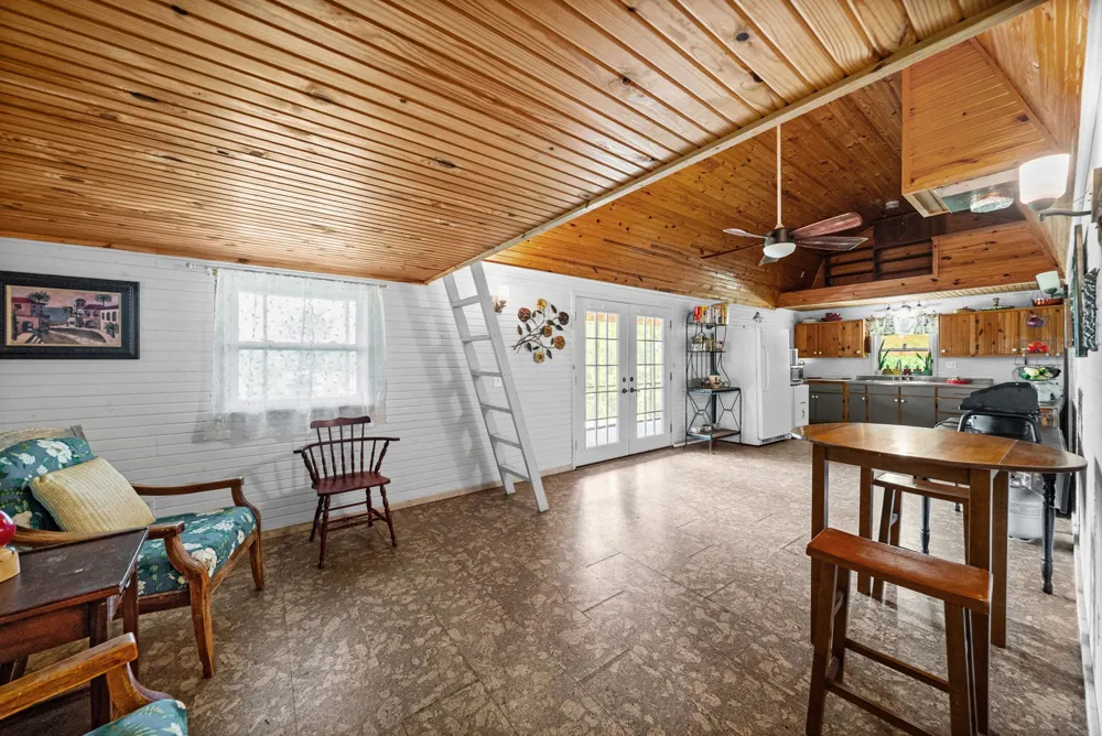 3519 Owl Hollow Rd Linden, TN 37096