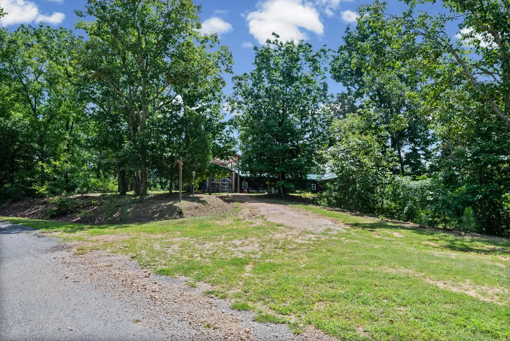 3519 Owl Hollow Rd Linden, TN 37096