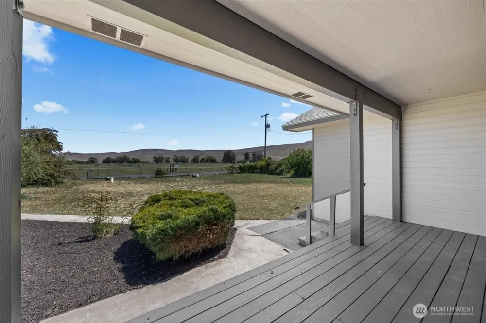 100608 W Old Inland Empire Hwy Prosser, WA 99350