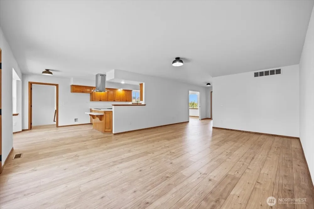 100608 W Old Inland Empire Hwy Prosser, WA 99350