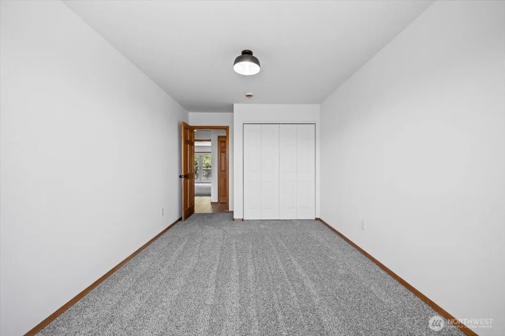 100608 W Old Inland Empire Hwy Prosser, WA 99350