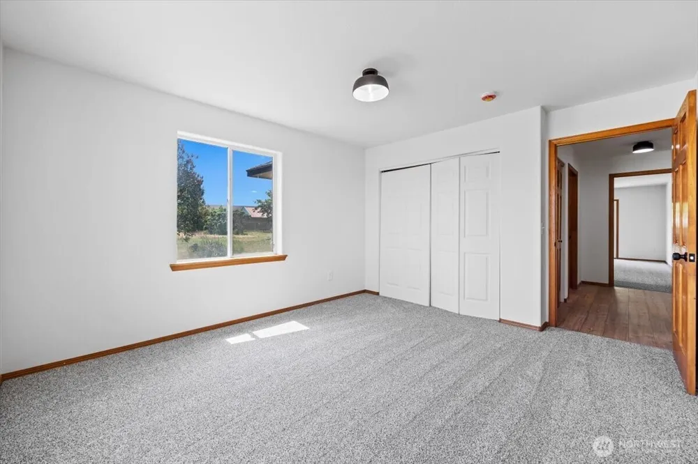 100608 W Old Inland Empire Hwy Prosser, WA 99350