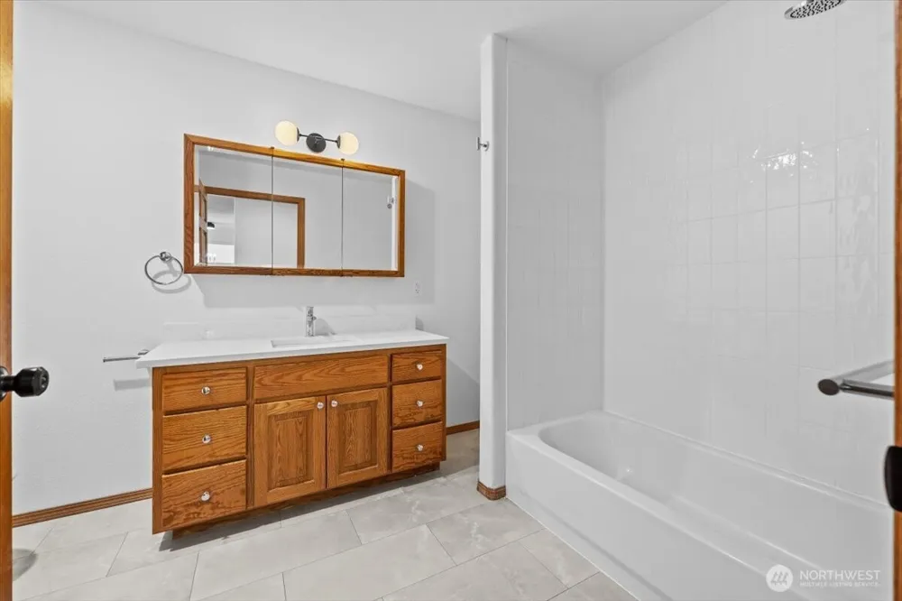 100608 W Old Inland Empire Hwy Prosser, WA 99350