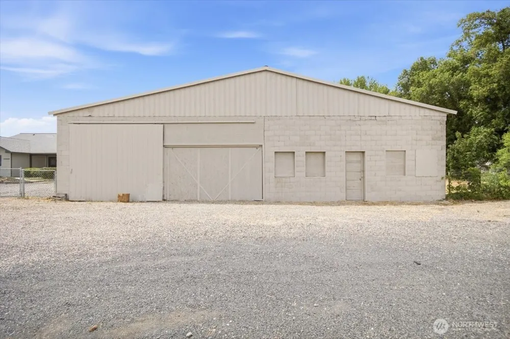 100608 W Old Inland Empire Hwy Prosser, WA 99350