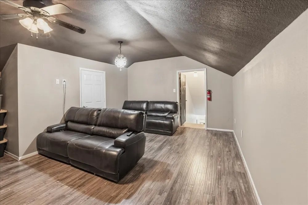 130 Mulberry Street Van, TX 75790