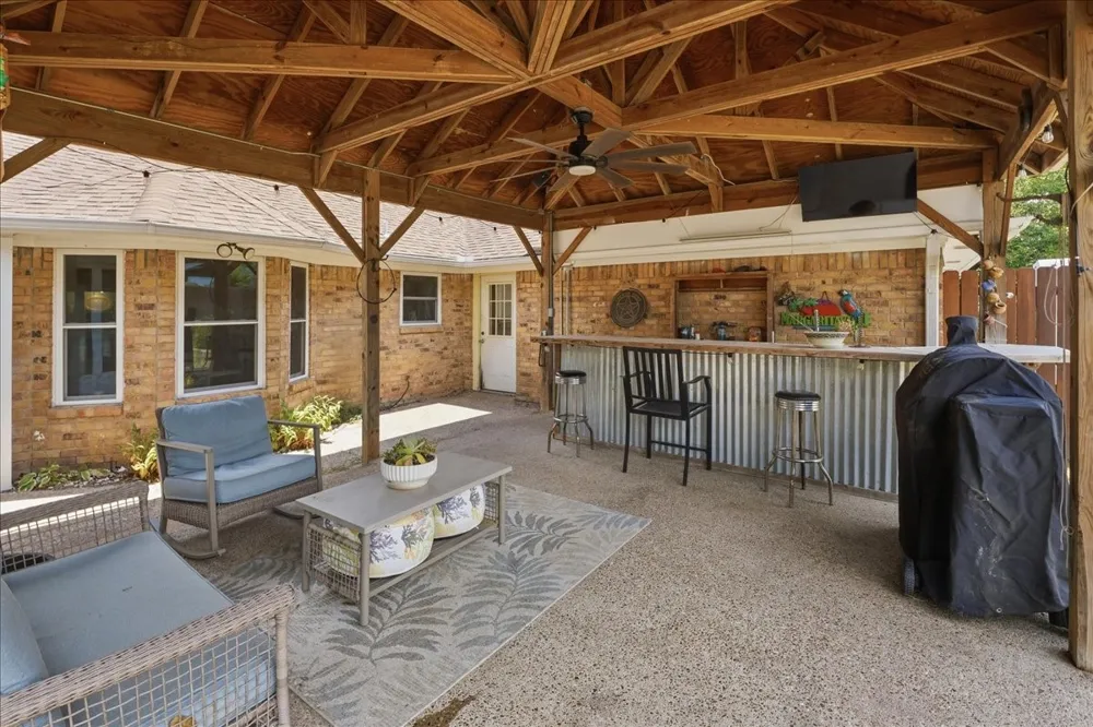 130 Mulberry Street Van, TX 75790