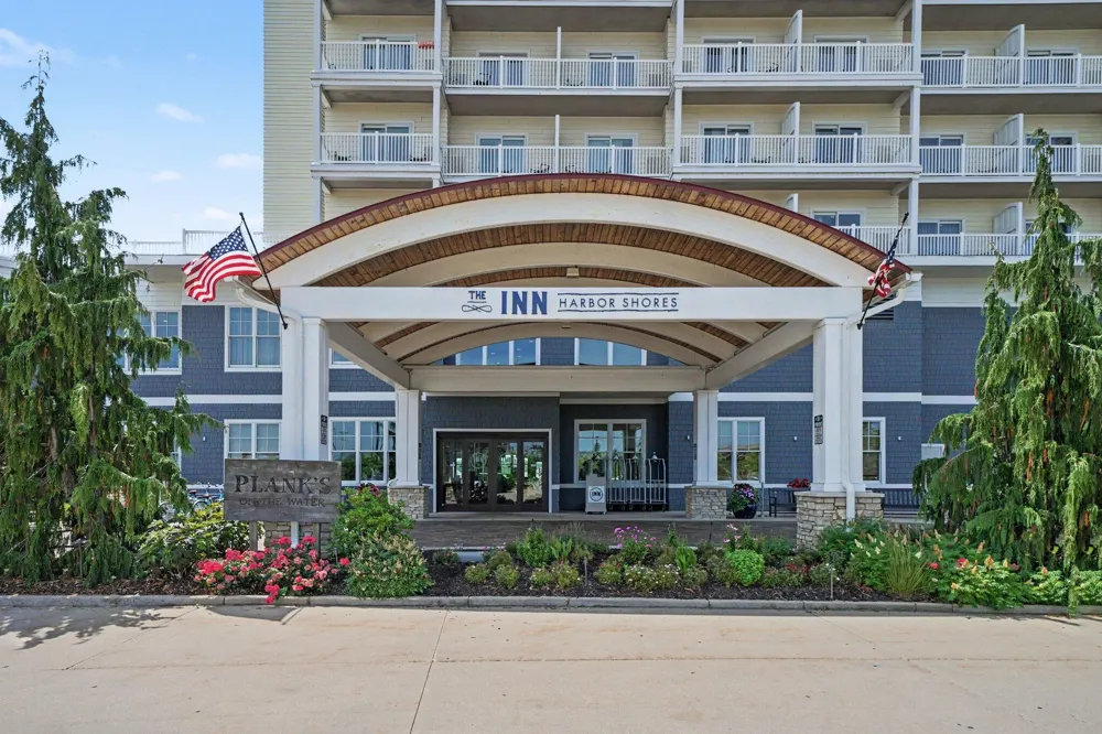 800 Whitwam Drive #13 & 13A St. Joseph, MI 49085