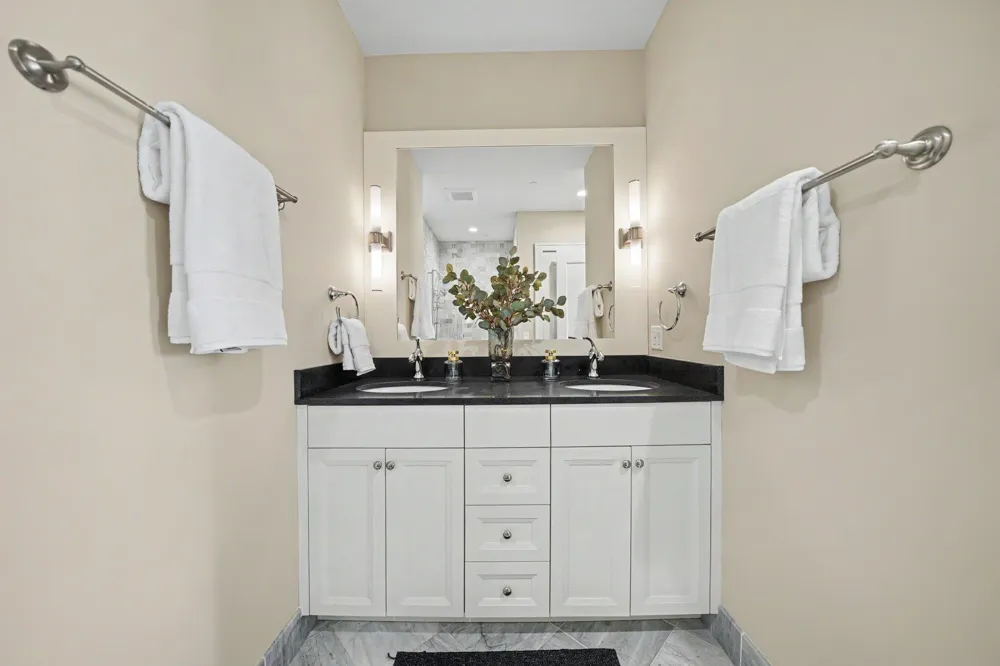 800 Whitwam Drive #13 & 13A St. Joseph, MI 49085