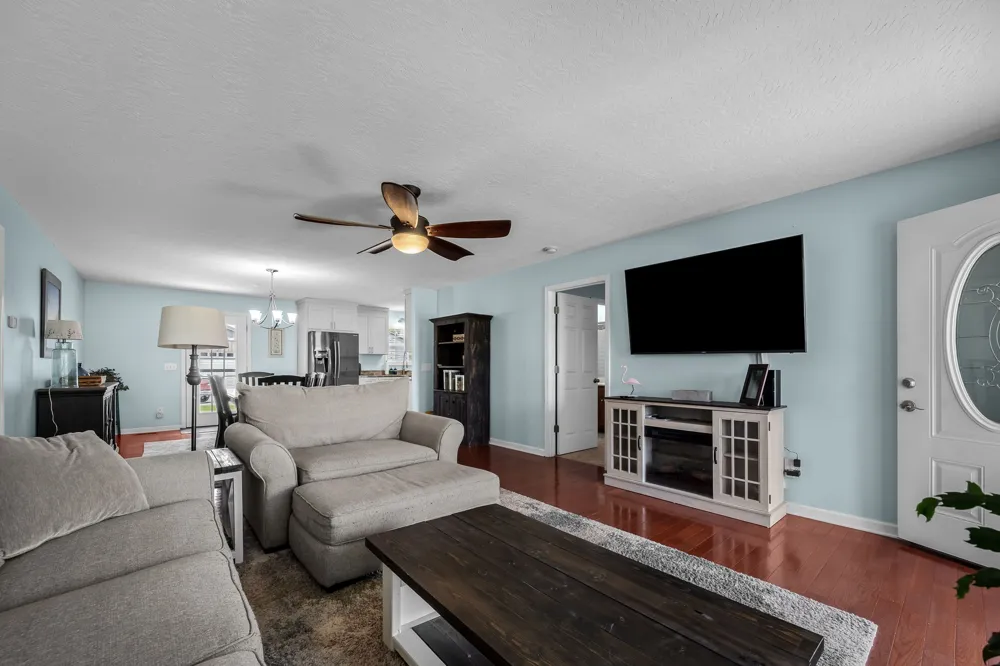 1012 Peak Dr Castalian Springs, TN 37031