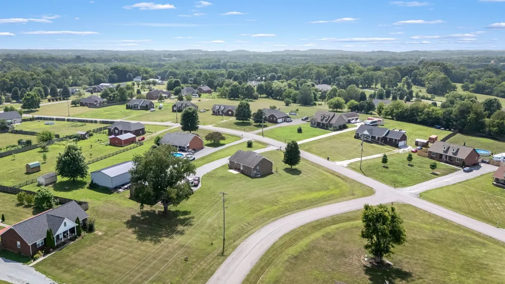 1012 Peak Dr Castalian Springs, TN 37031