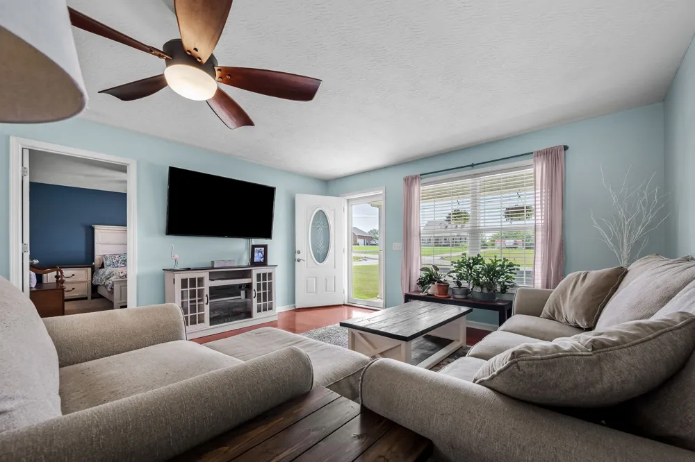 1012 Peak Dr Castalian Springs, TN 37031