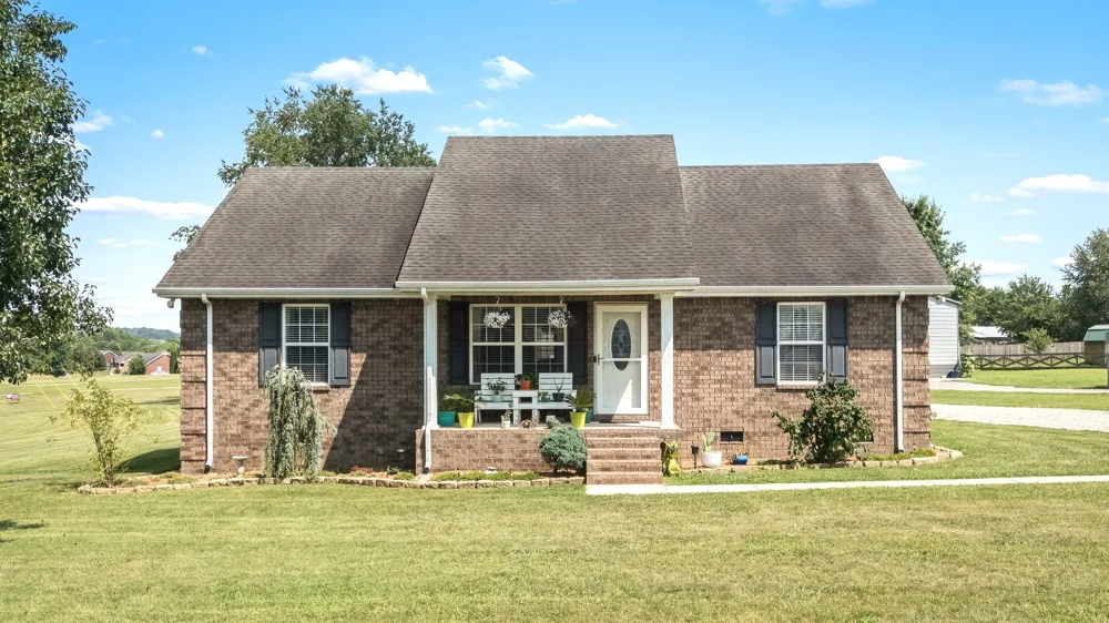 1012 Peak Dr Castalian Springs, TN 37031