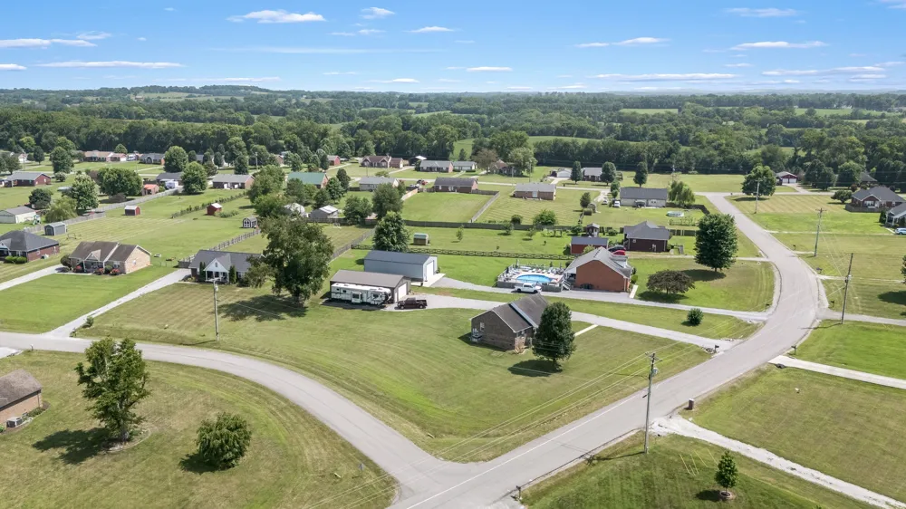 1012 Peak Dr Castalian Springs, TN 37031