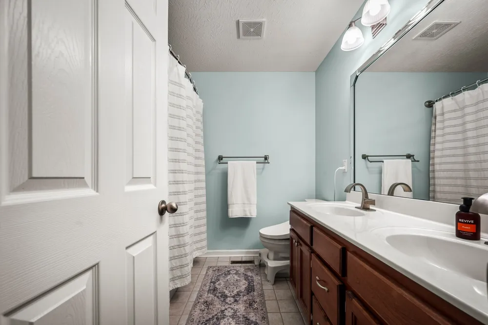1012 Peak Dr Castalian Springs, TN 37031